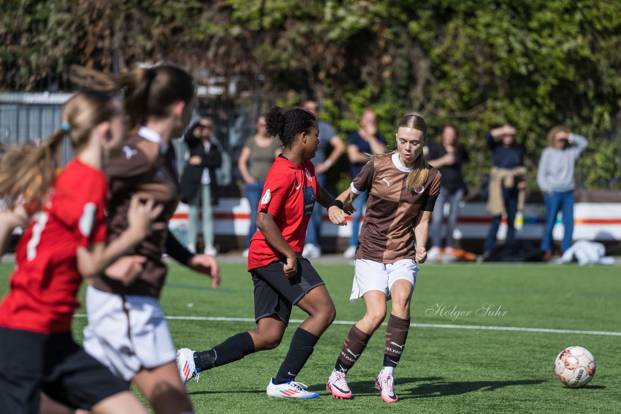 Bild 329 - wBJ FC St. Pauli - Eimsbuetteler TV : Ergebnis: 3:4